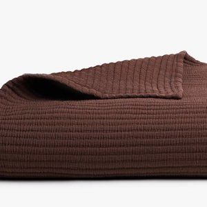 Parachute New Matelasse Coverlet king size in raisin